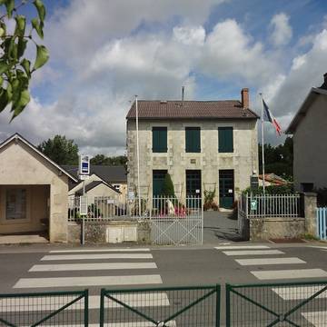 Château de la Roche-Gençay